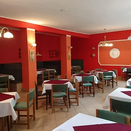 Guest house Aranyhal Panzio Es Etterem *