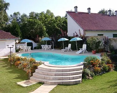 Aranyhal Panzio Es Etterem *